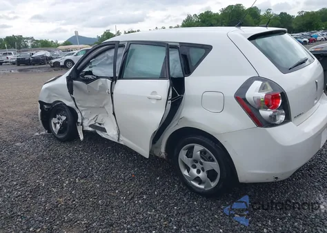 2010 Pontiac Vibe z USA, uszkodzony, nr VIN 5Y2SP6E88AZ414663